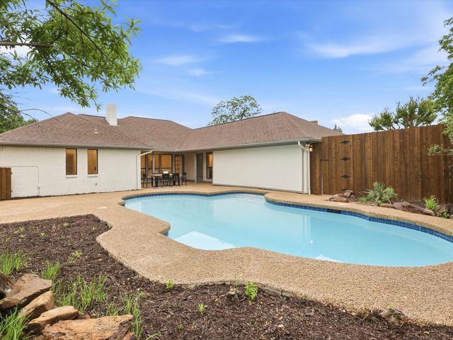 2229 Ridgewood, Carrollton, TX 75006