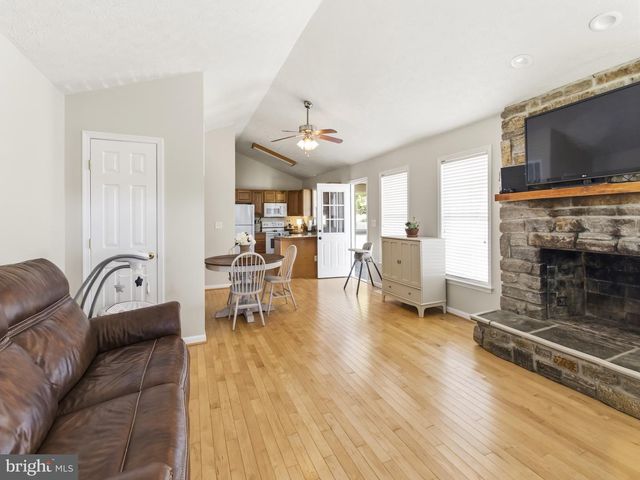 35566 GOLF COURSE DR, Mechanicsville, MD 20659