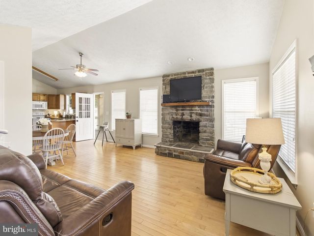 35566 GOLF COURSE DR, Mechanicsville, MD 20659