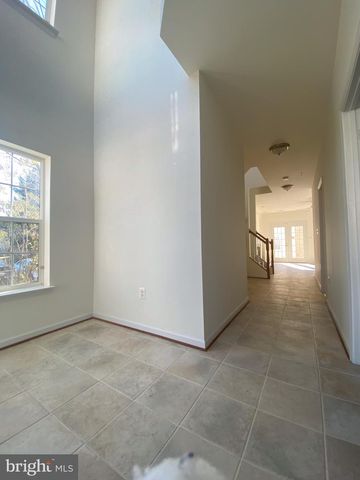13400 FOUNTAIN CLUB DR, Germantown, MD 20874