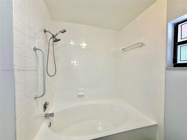 8176 Pine Cir, Tamarac, FL 33321