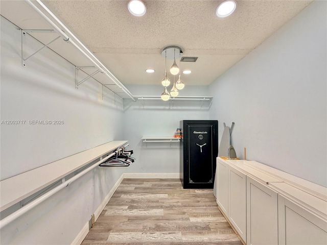 8176 Pine Cir, Tamarac, FL 33321