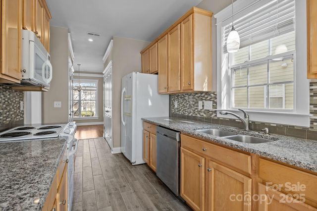 132 E Morehouse Avenue, Mooresville, NC 28117