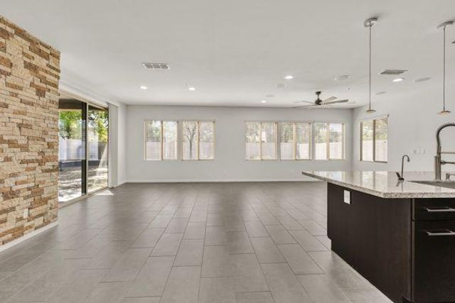 1665 E Lafayette Avenue, Gilbert, AZ 85298