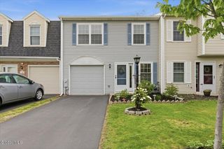 126 Bridgewood Lane, Watervliet, NY 12189