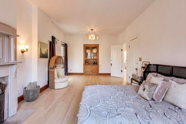 1951 W Evergreen Avenue, Chicago, IL 60622