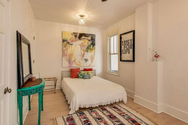 1951 W Evergreen Avenue, Chicago, IL 60622