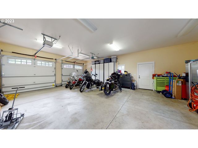 250 68TH St, Springfield, OR 97478