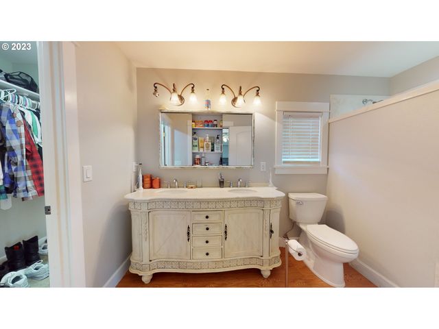 250 68TH St, Springfield, OR 97478