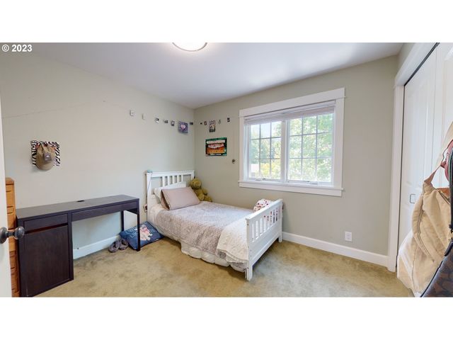 250 68TH St, Springfield, OR 97478