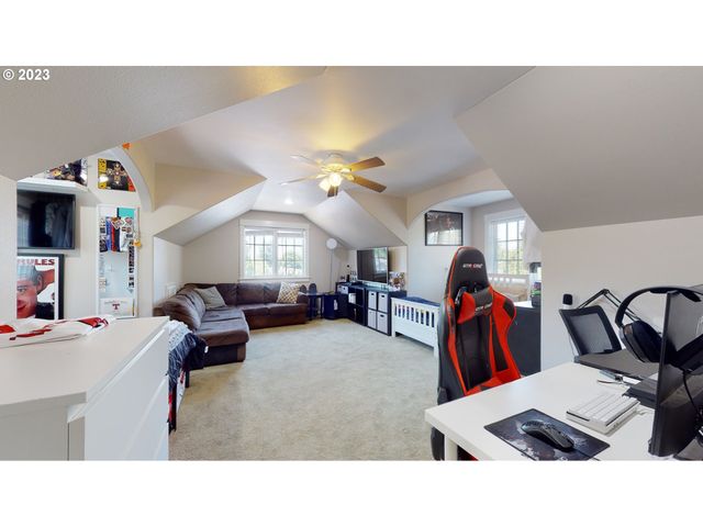 250 68TH St, Springfield, OR 97478