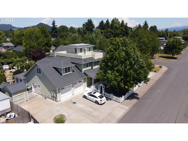 250 68TH St, Springfield, OR 97478