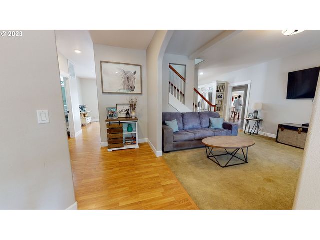 250 68TH St, Springfield, OR 97478