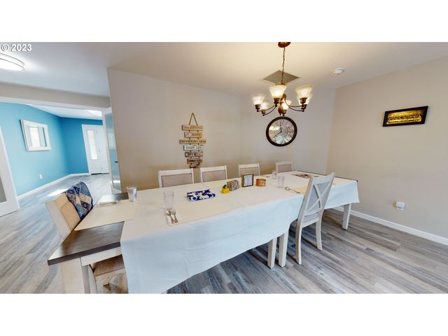 250 68TH St, Springfield, OR 97478