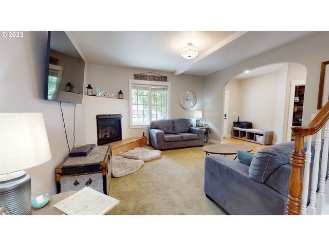 250 68TH St, Springfield, OR 97478