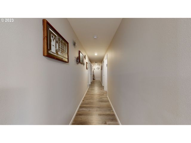 250 68TH St, Springfield, OR 97478