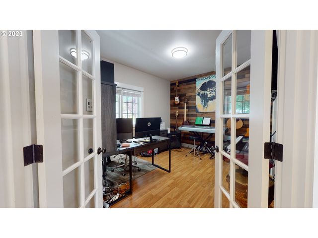 250 68TH St, Springfield, OR 97478