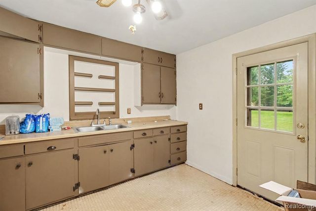 5118 Berneda Drive, Flint, MI 48506
