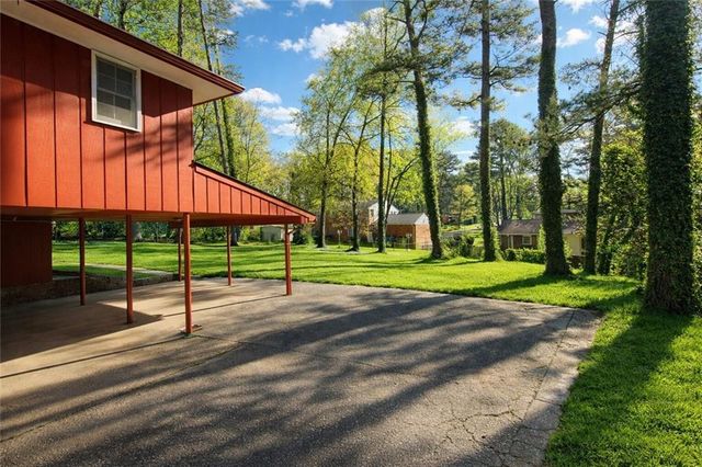 2760 The Fontainebleau SW, Atlanta, GA 30331