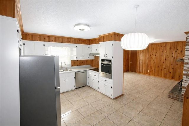 2760 The Fontainebleau SW, Atlanta, GA 30331