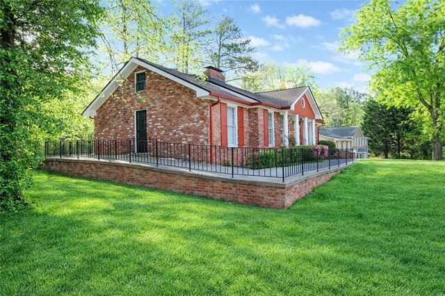 2760 The Fontainebleau SW, Atlanta, GA 30331