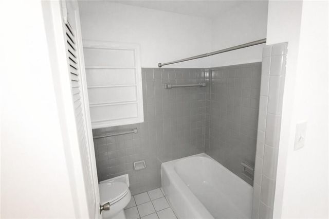 2760 The Fontainebleau SW, Atlanta, GA 30331