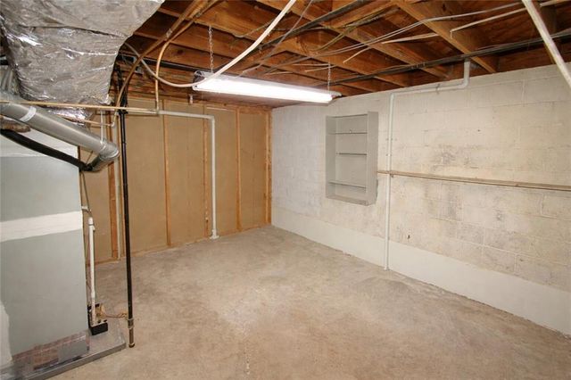 2760 The Fontainebleau SW, Atlanta, GA 30331