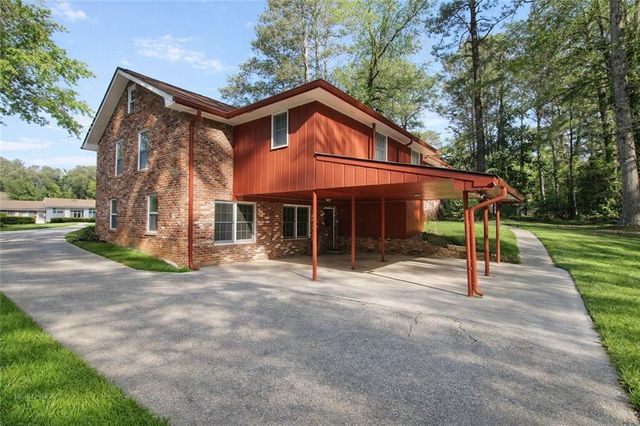 2760 The Fontainebleau SW, Atlanta, GA 30331