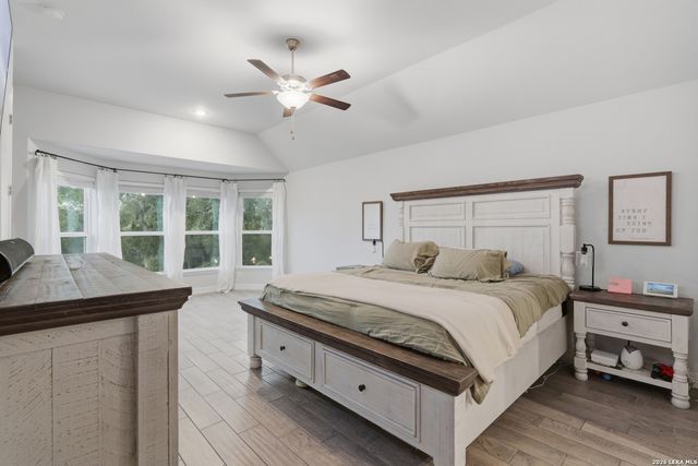 175 WAGON LN, Castroville, TX 78009