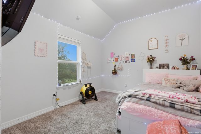 175 WAGON LN, Castroville, TX 78009