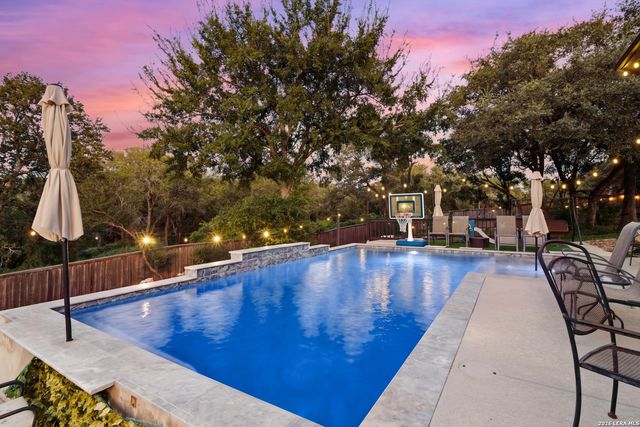 175 WAGON LN, Castroville, TX 78009