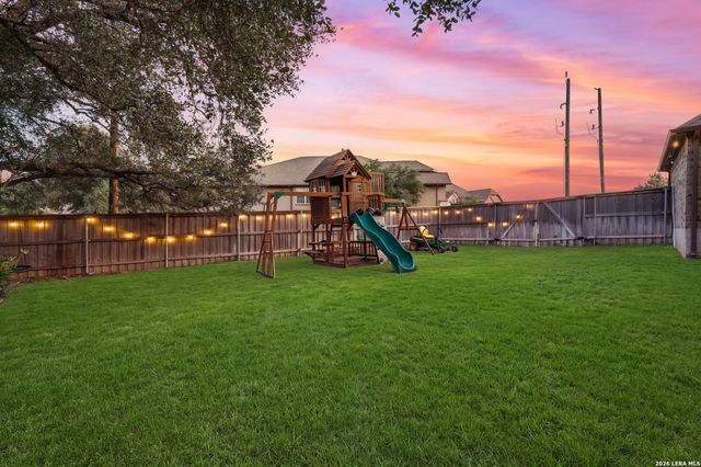175 WAGON LN, Castroville, TX 78009