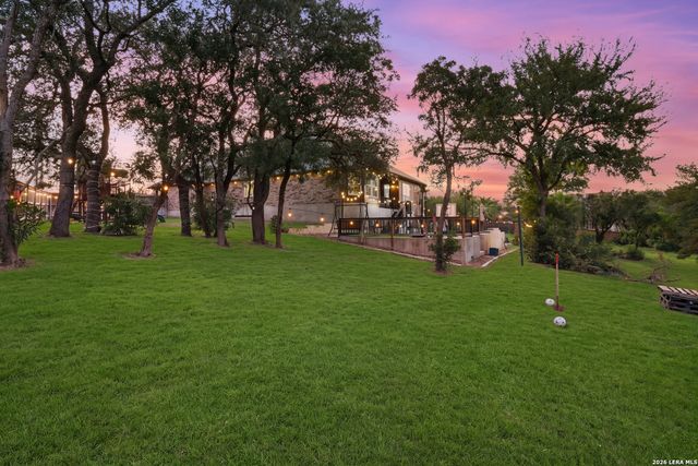 175 WAGON LN, Castroville, TX 78009