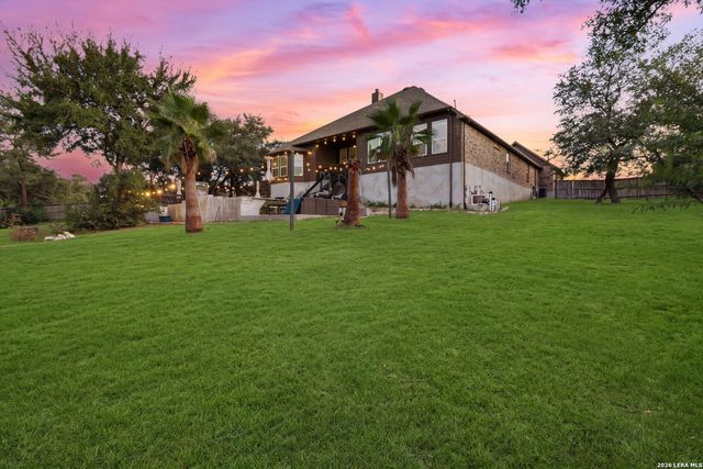175 WAGON LN, Castroville, TX 78009