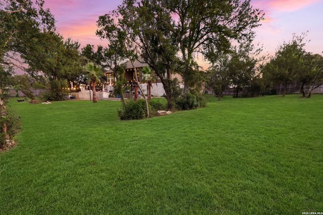 175 WAGON LN, Castroville, TX 78009