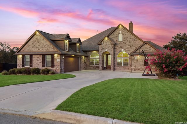 175 WAGON LN, Castroville, TX 78009
