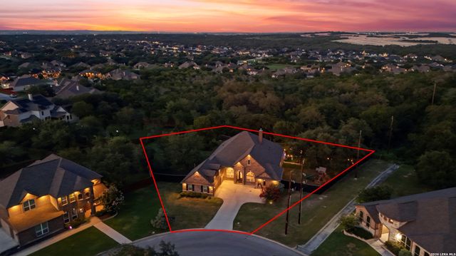 175 WAGON LN, Castroville, TX 78009