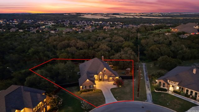175 WAGON LN, Castroville, TX 78009