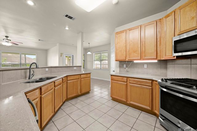9144 Kanawha Ct, Denham Springs, LA 70726