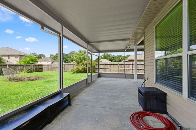 9144 Kanawha Ct, Denham Springs, LA 70726