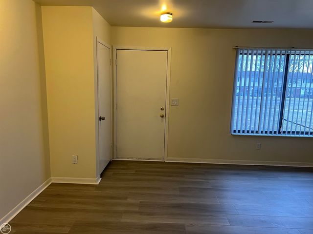 31105 Grove Street, Fraser, MI 48026