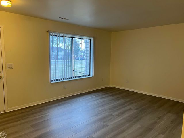 31105 Grove Street, Fraser, MI 48026