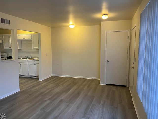 31105 Grove Street, Fraser, MI 48026