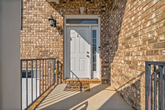 627 Hidden Valley Dr, Clarksville, TN 37040
