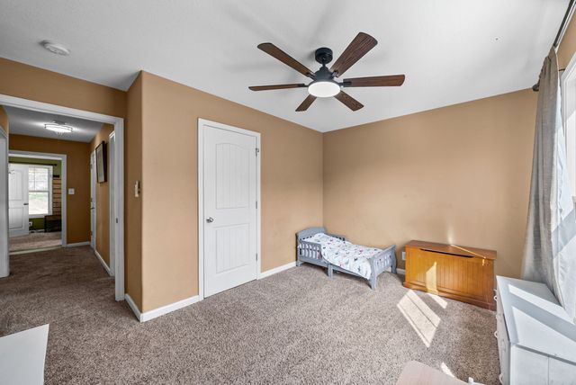 627 Hidden Valley Dr, Clarksville, TN 37040