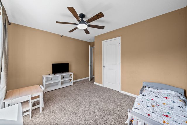 627 Hidden Valley Dr, Clarksville, TN 37040