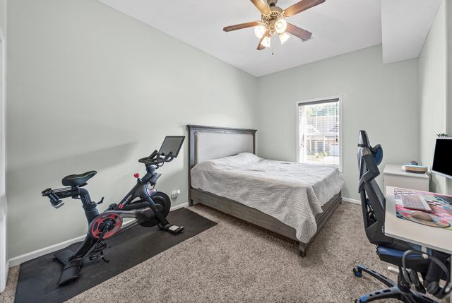 627 Hidden Valley Dr, Clarksville, TN 37040