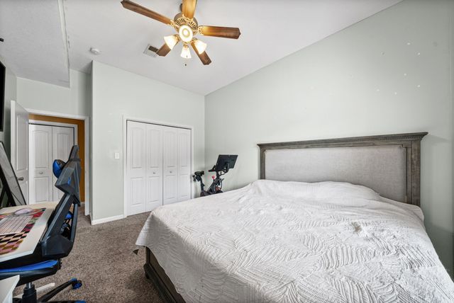 627 Hidden Valley Dr, Clarksville, TN 37040