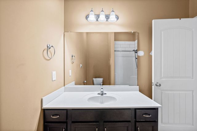627 Hidden Valley Dr, Clarksville, TN 37040