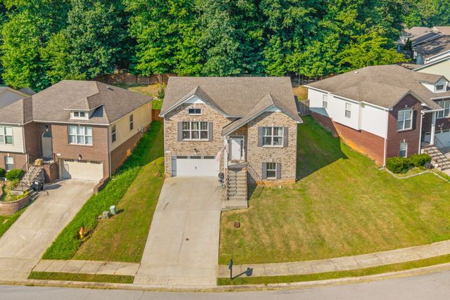 627 Hidden Valley Dr, Clarksville, TN 37040